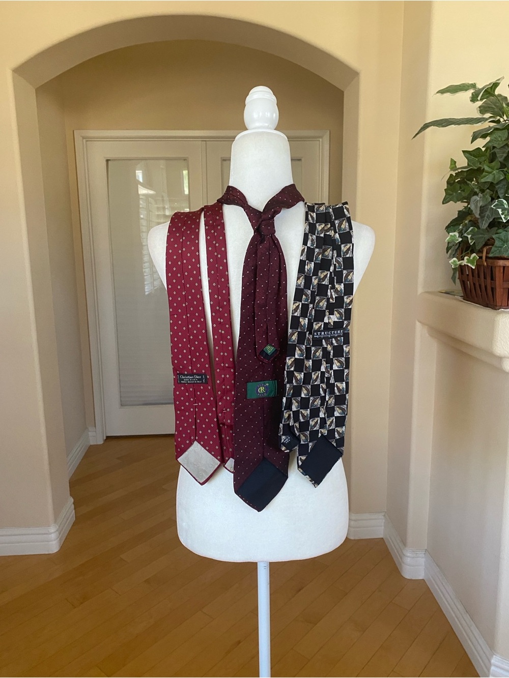 Set of 3 Silk Ties Dior/Club Room/Structure Burgundy and Patterned Black Accent